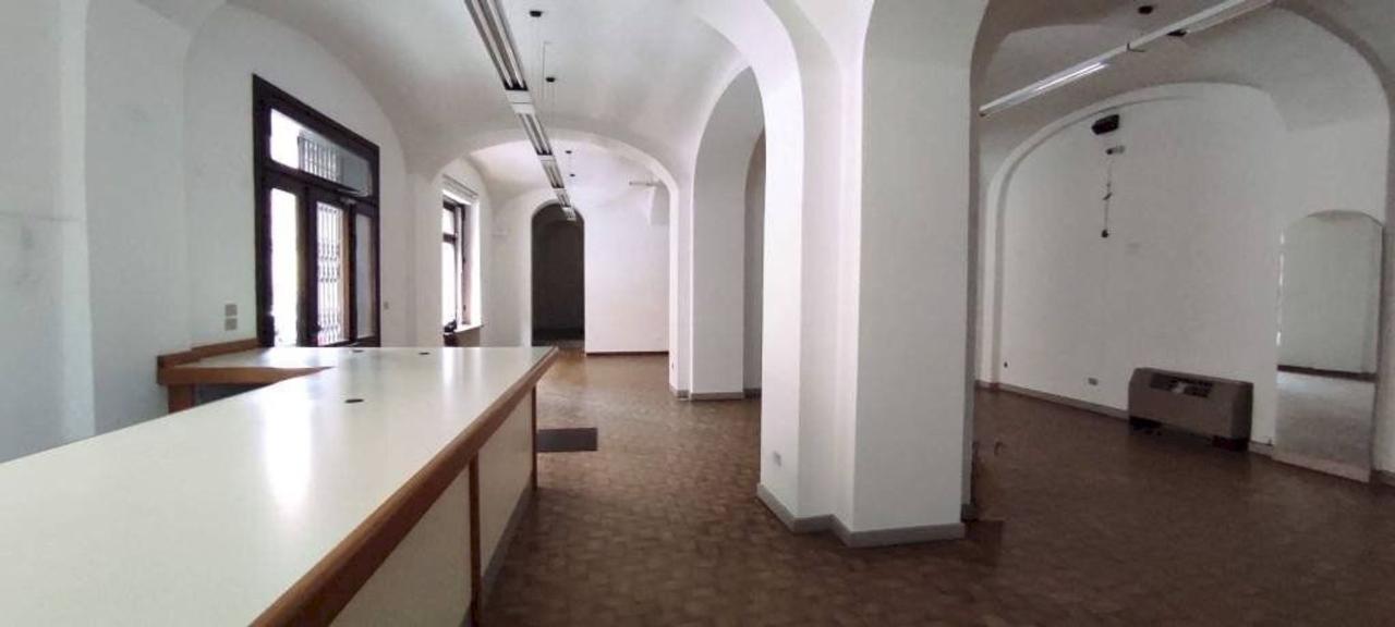 Esercizio commerciale in Bartolomeo Bruni 1, Cuneo, {3} - Foto 2