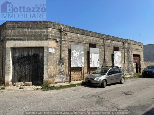 Magazzino in Via Gabriele d'Annunzio 45, Sava, {3} - Foto 1