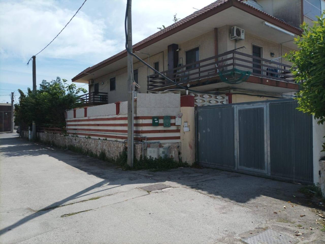 Negozio in Via Tre Fontane, Taranto, {3} - Foto 1