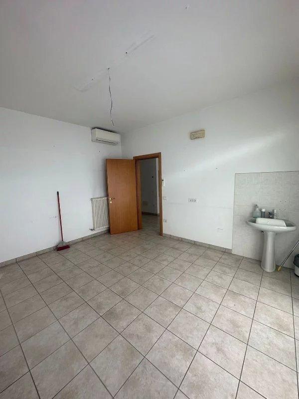 Ufficio in , Ravenna, {3} - Foto 1