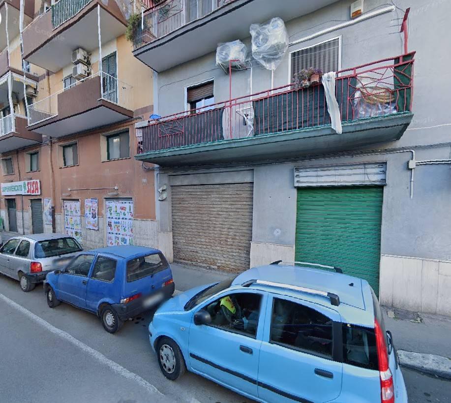 Negozio in affitto a Taranto