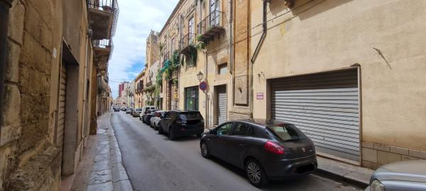 Negozio in Via Giuseppe Garibaldi, Castelvetrano, {3} - Foto 1