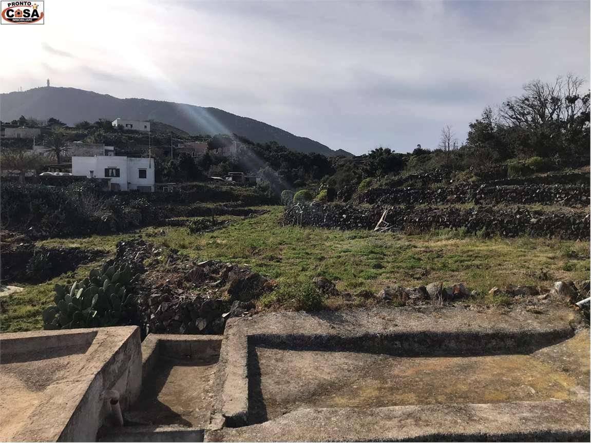 Terreno agricolo in vendita a Pantelleria