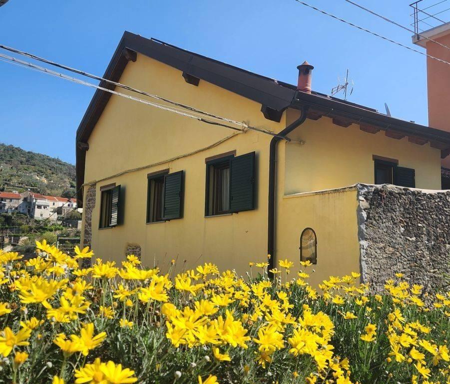 Villa a schiera in vendita a Vado Ligure