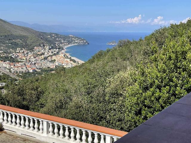 Mansion in {3}, Regione Costa - Photo 1