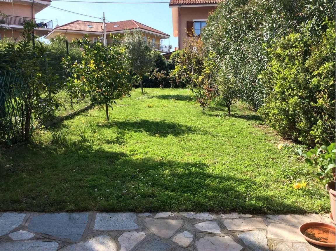 Villa a schiera in vendita a Albenga