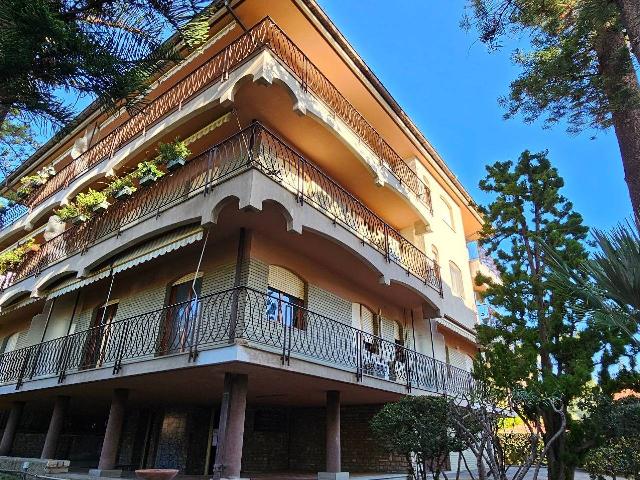 2-room flat in Via Regina Margherita, Bordighera - Photo 1