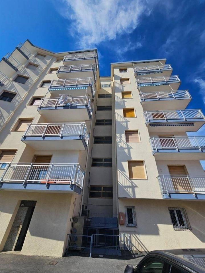 Magazzino in Via Colonnello Aprosio 501, Bordighera, {3} - Foto 1