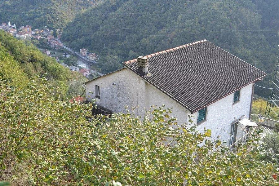 Villa in vendita a Mezzanego