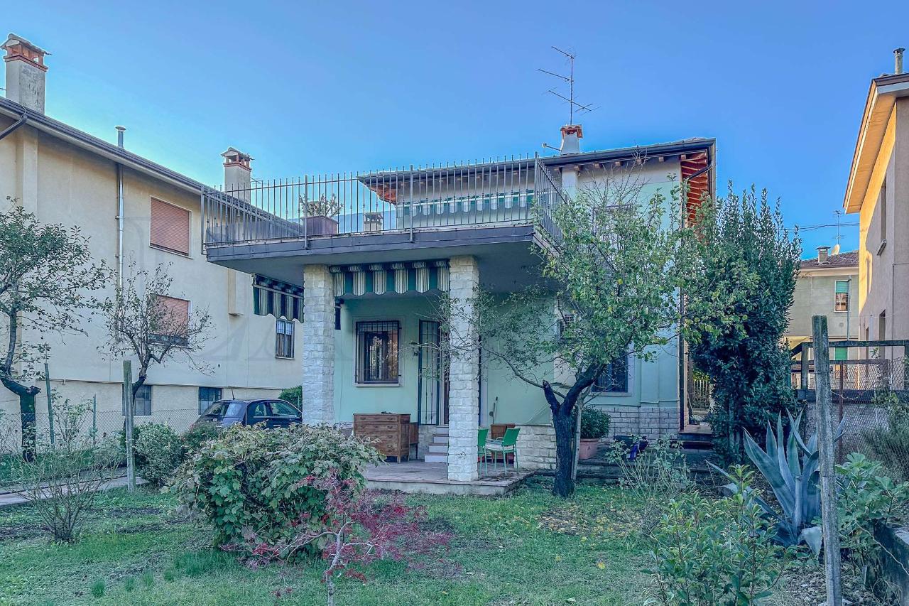 Villa unifamiliare in vendita a Brescia