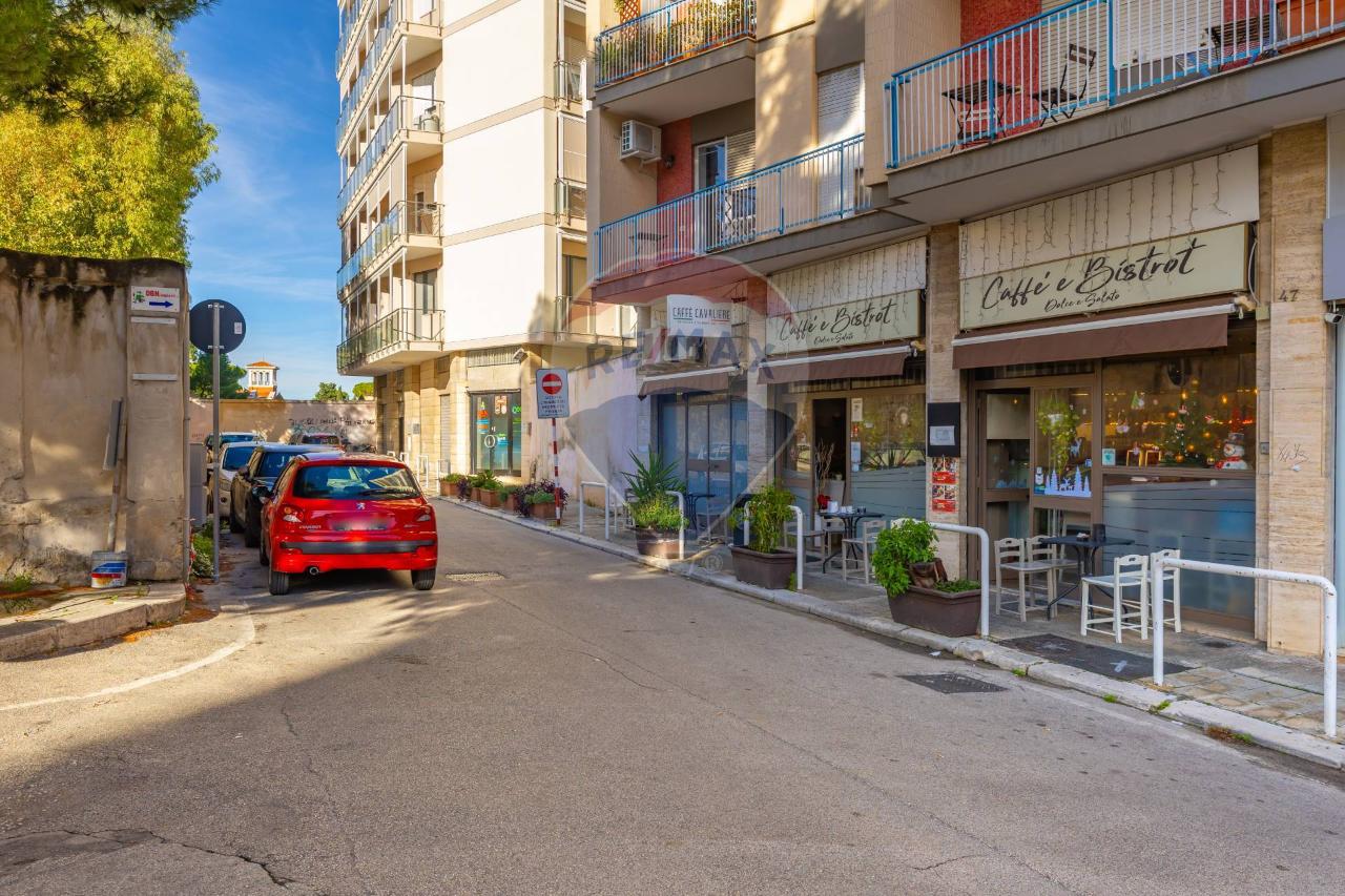 Negozio in Viale Quinto Ennio 49, Bari, {3} - Foto 1