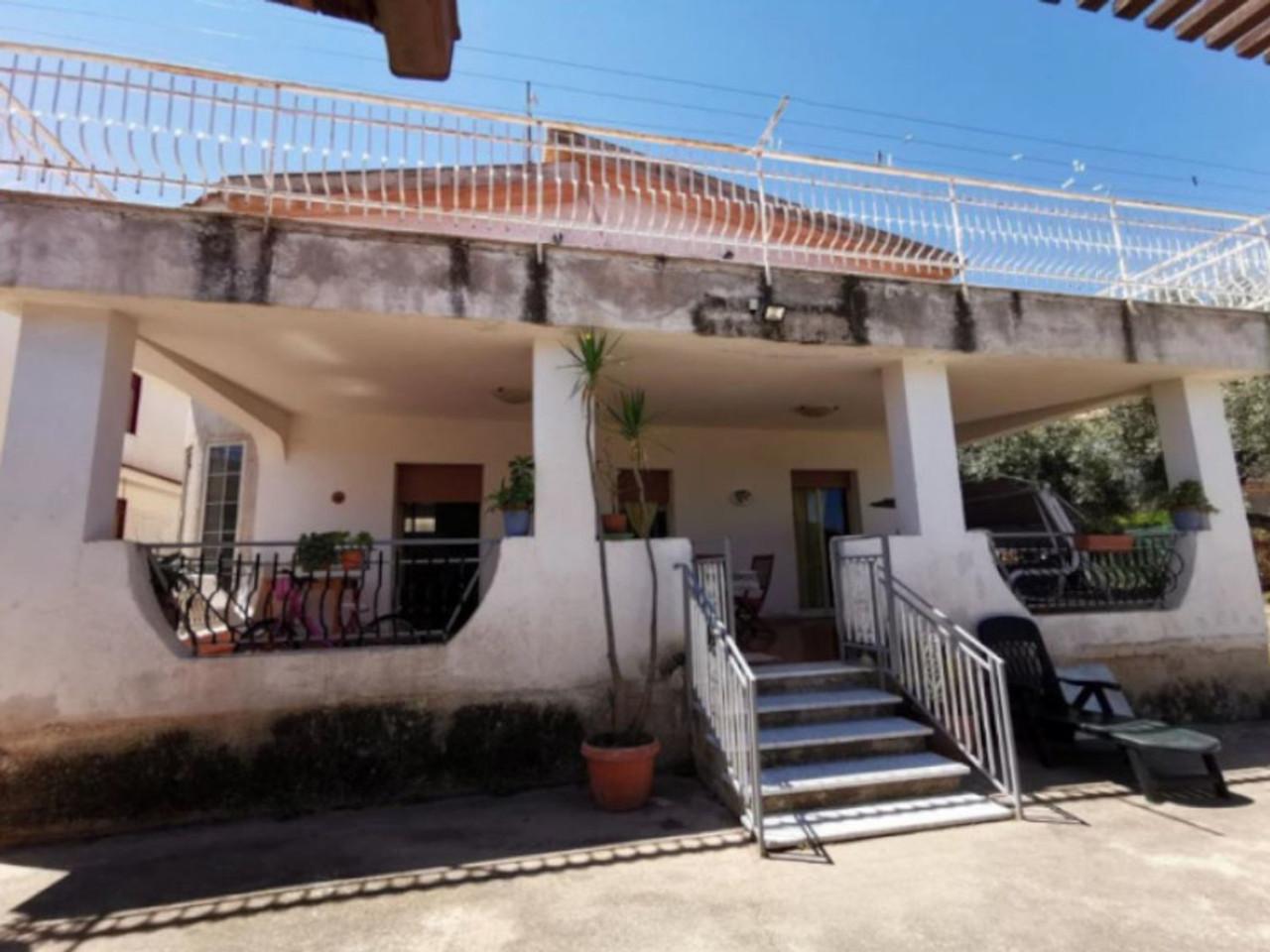 Villa in vendita a Altavilla Milicia