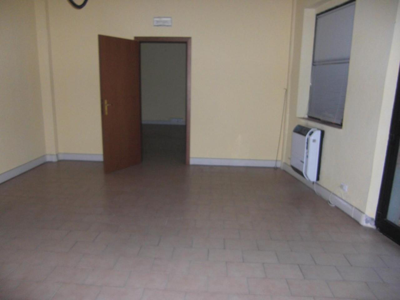 Locale commerciale in , Colle Di Val D'Elsa, {3} - Foto 1