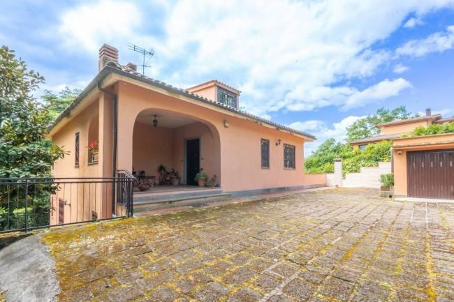 Villa in vendita a Rignano Flaminio