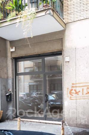 Negozio in Via Ettore Bertolè Viale 25, Roma, {3} - Foto 2