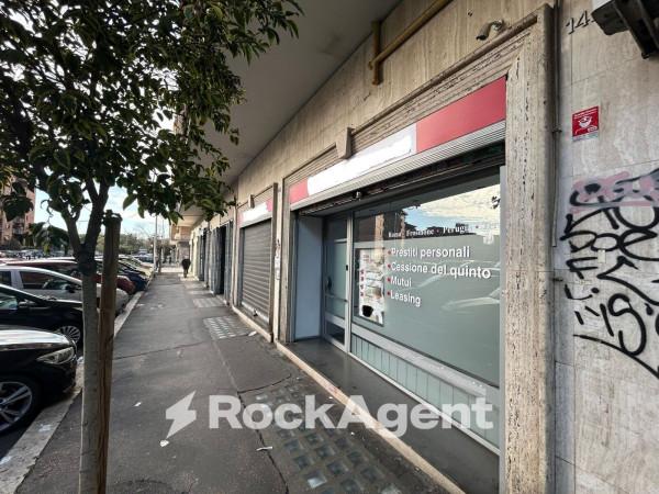 Negozio in Viale dei Consoli 134, Roma, {3} - Foto 1