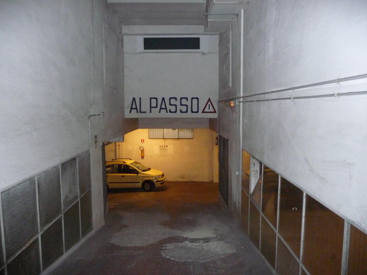 Parcheggio chiuso in vendita a Roma