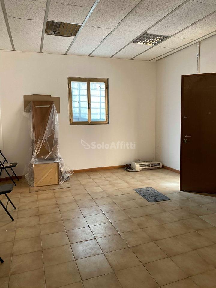 Ufficio in Via Emanuele Filiberto, Latina, {3} - Foto 1