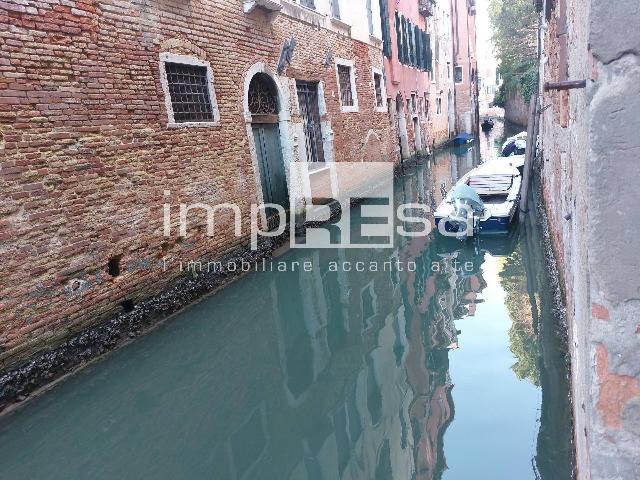 Magazzino in {3}, Sestiere San Polo 1949 - Foto 1