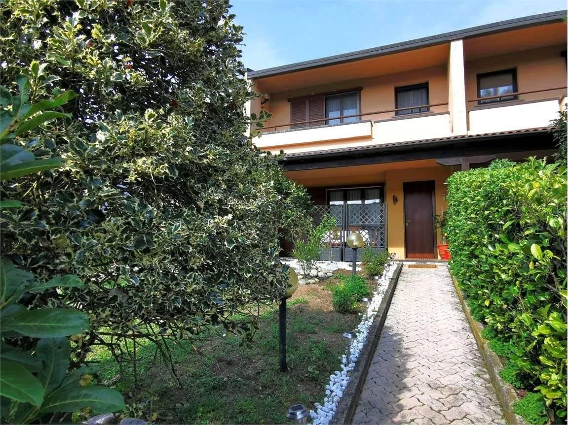 Villa in vendita a Lipomo