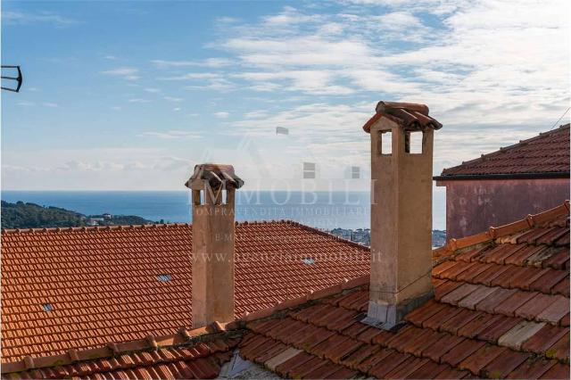 4-room flat in Via Martiri della Liberazione, 20, Diano Castello - Photo 1