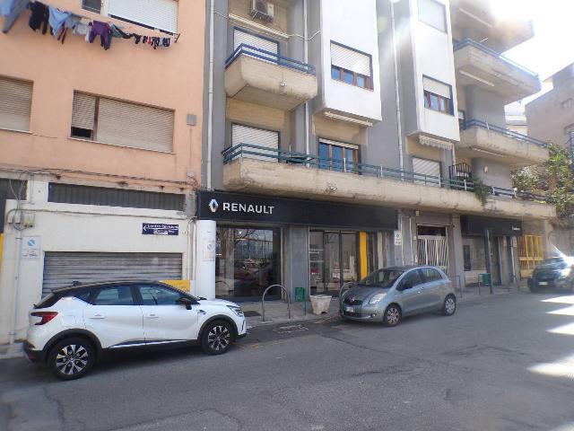 Negozio in Strada Statale N 18 Tirrena Inferiore 198, Reggio di Calabria - Foto 1