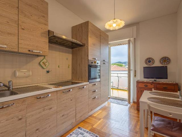 2-room flat in Via Regina Margherita 17, Bordighera - Photo 1