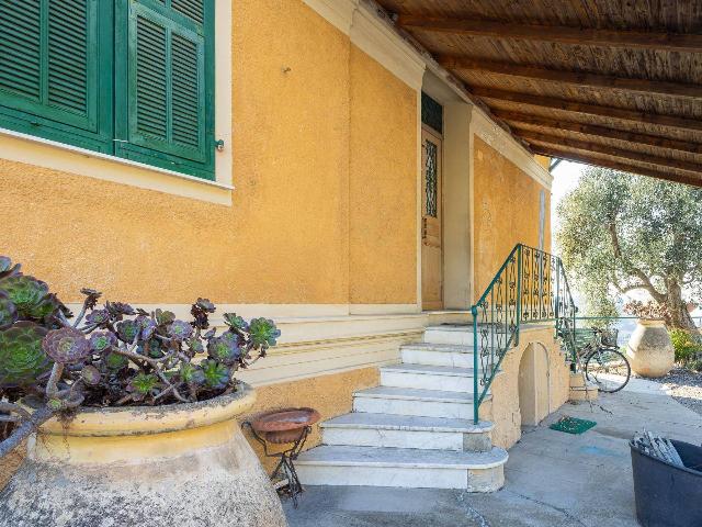 Villa in Viale Canariensis 17, Bordighera - Foto 1