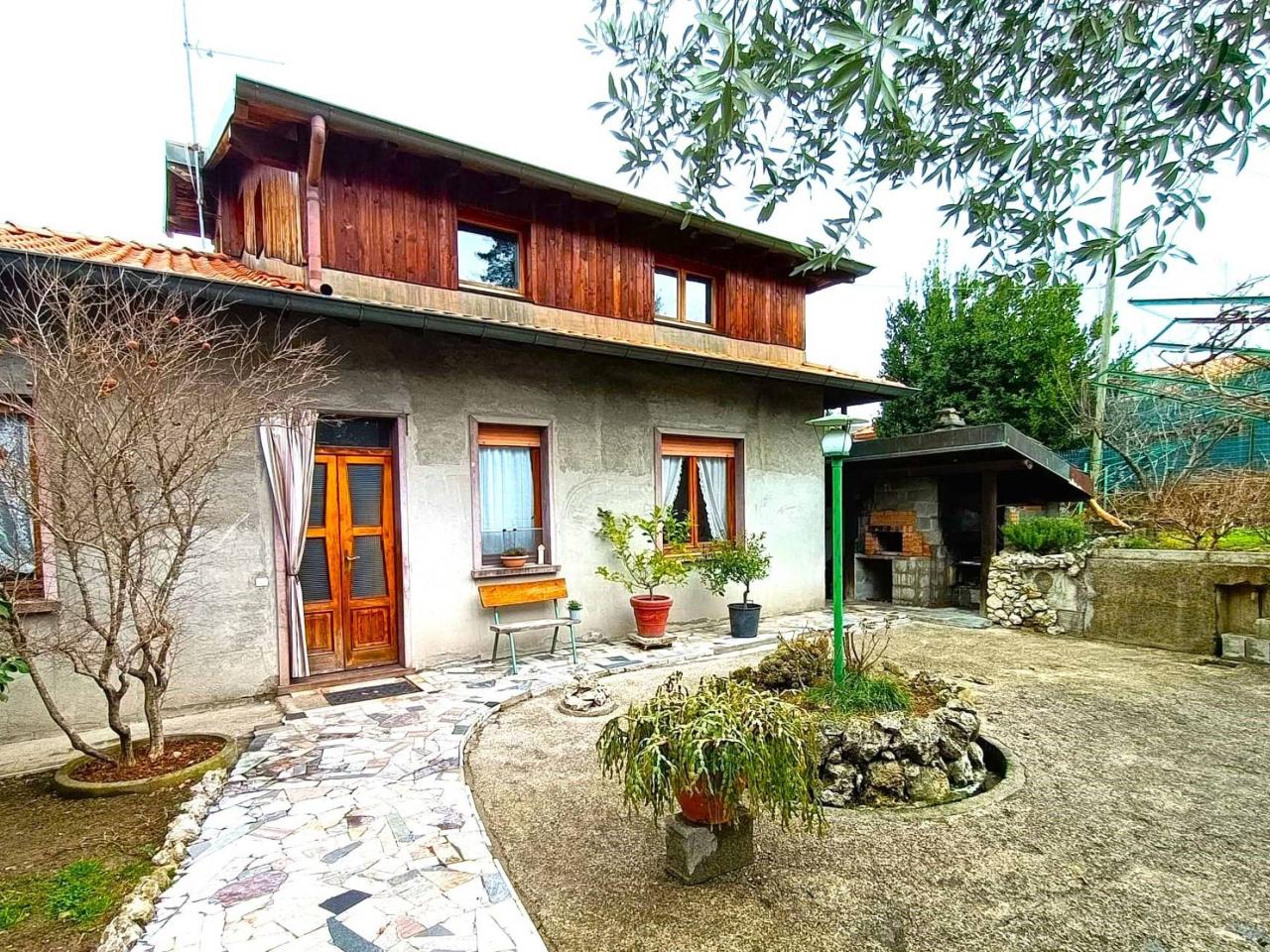 Villa in vendita a Montorfano