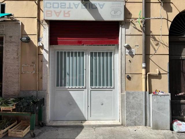 Magazzino in Via Principe di Scordia 42, Palermo - Foto 1