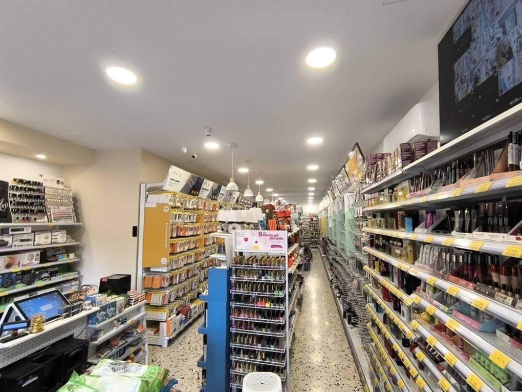 Negozio in Via dei Quartieri 21, Palermo, {3} - Foto 2