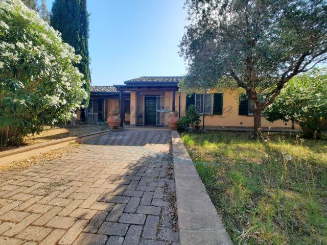 Villa a schiera in Via Sin Le Noble, Cecina - Foto 1