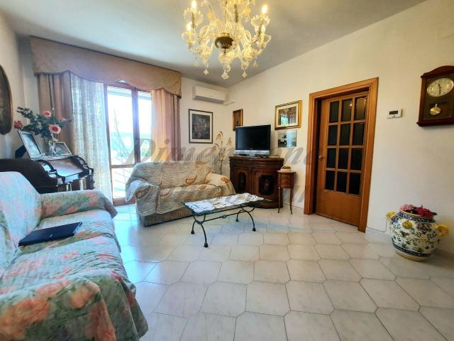 4-room flat in Via Savona, Cecina - Photo 1