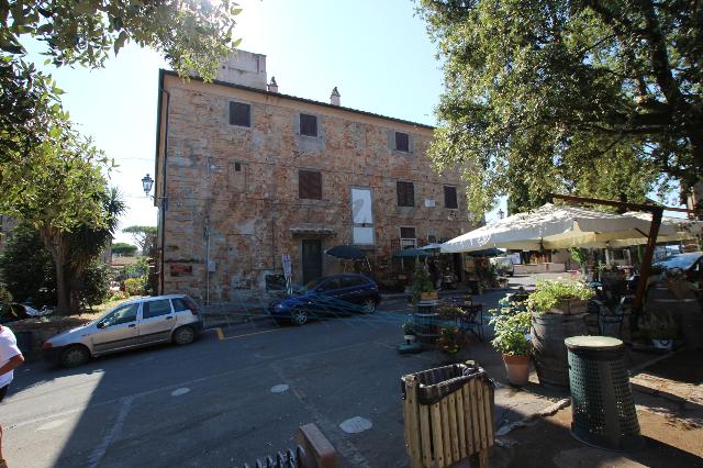 4-room flat in Piazza Alberto, Castagneto Carducci - Photo 1