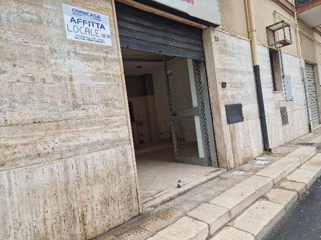 Geschäft in Via Nicola Gattola Mondelli 23, Trani - Foto 1