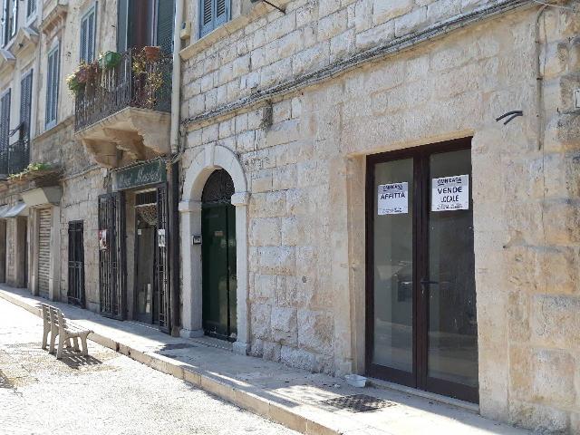 Negozio in Piazza Giuseppe Mazzini 45, Trani - Foto 1