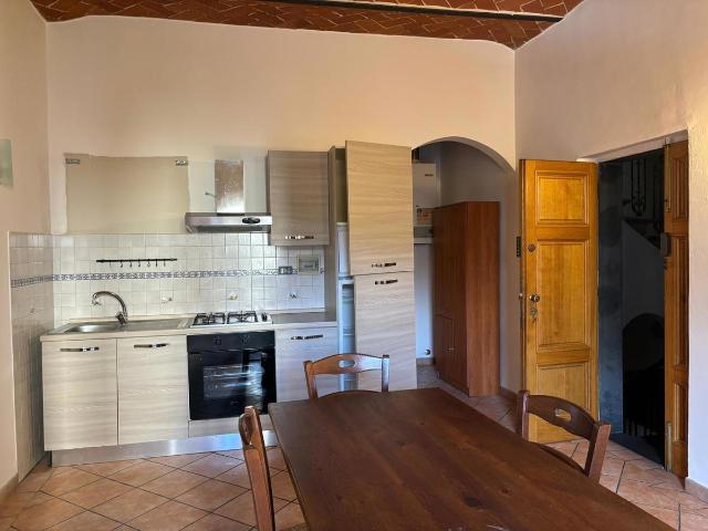 4-room flat in Via Porta Lucchese, Pistoia - Photo 1