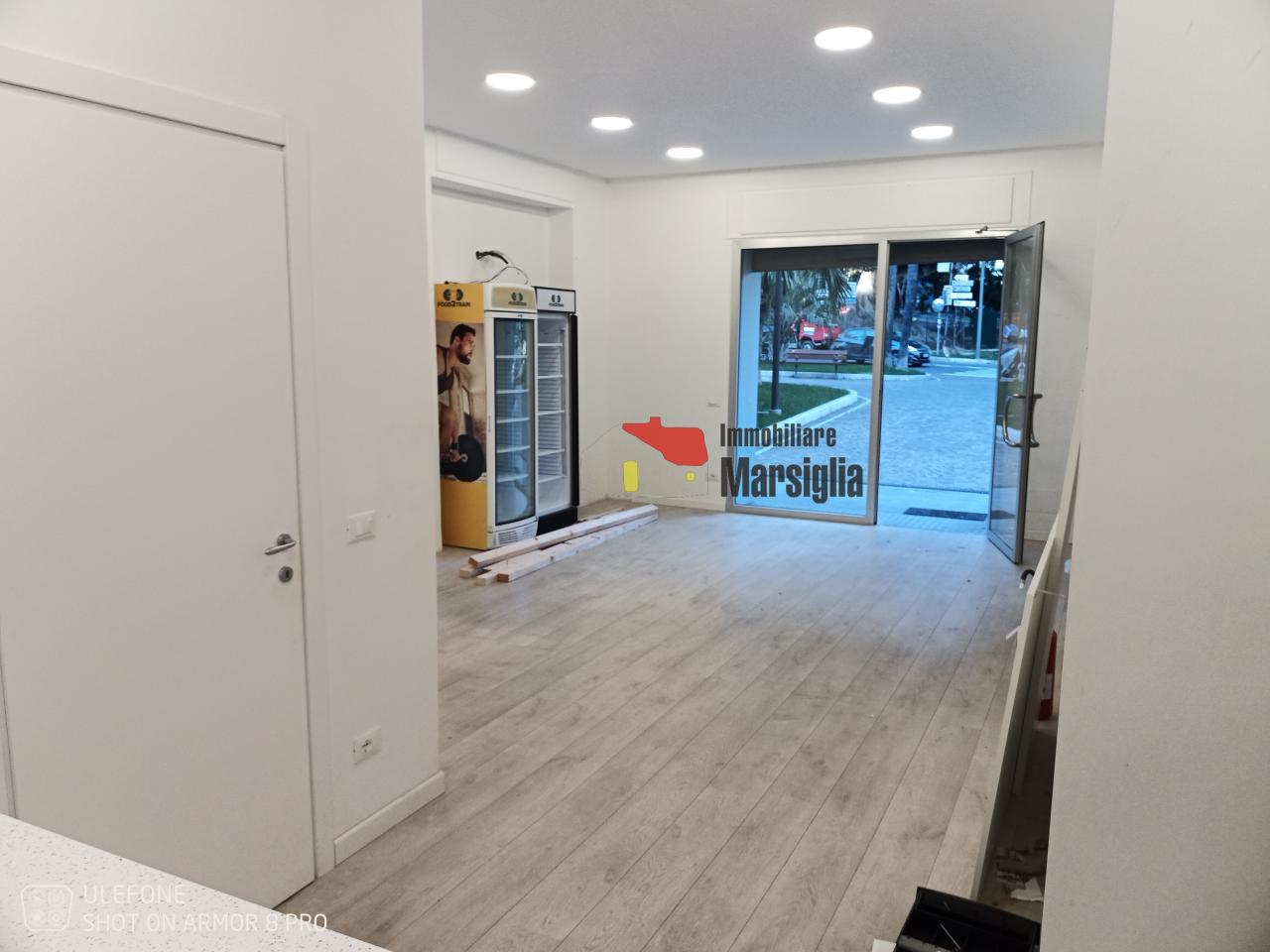 Negozio in Corso Matuzia 18, Sanremo, {3} - Foto 1