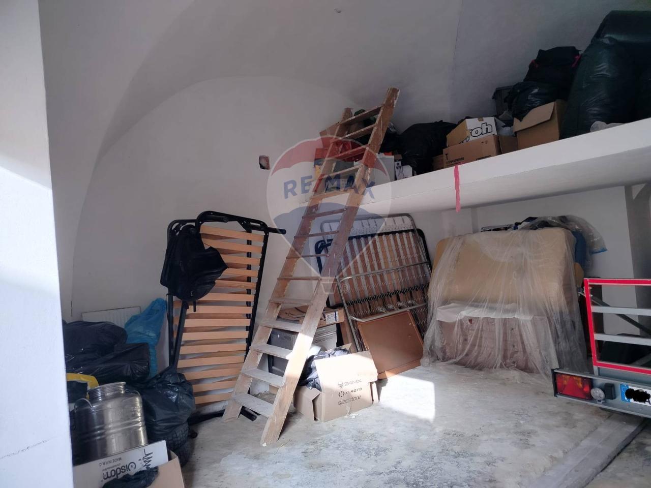 Magazzino in Via Rossini 5, Orsara Di Puglia, {3} - Foto 2