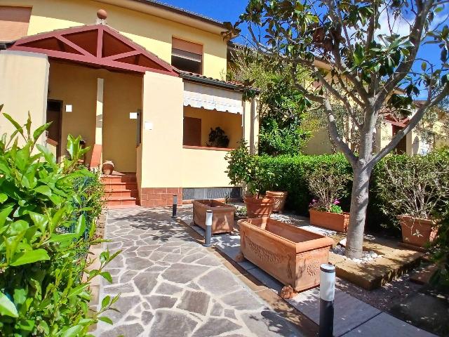 Terraced house in Via Cipro, Grosseto - Photo 1