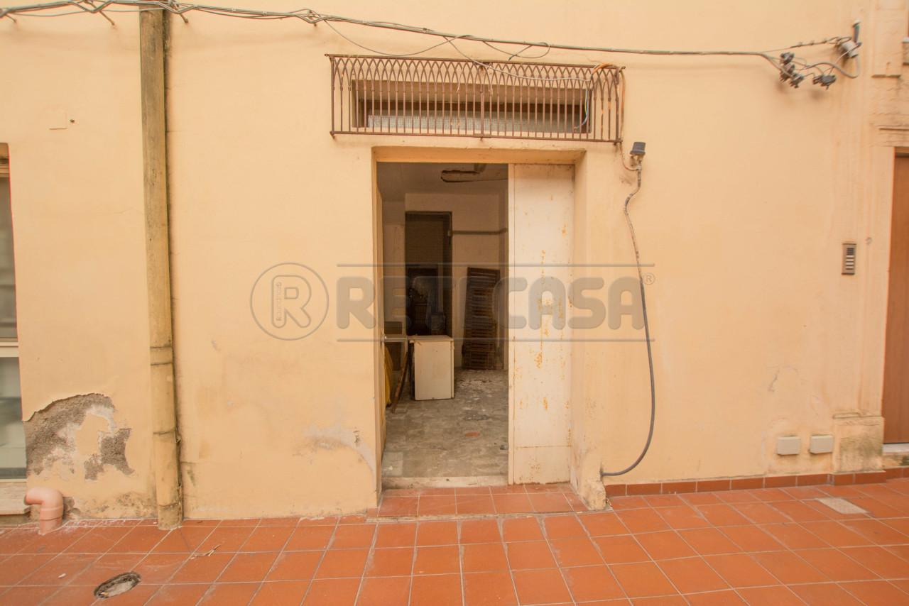 Magazzino in Via dei Mille 147, Messina - Foto 1