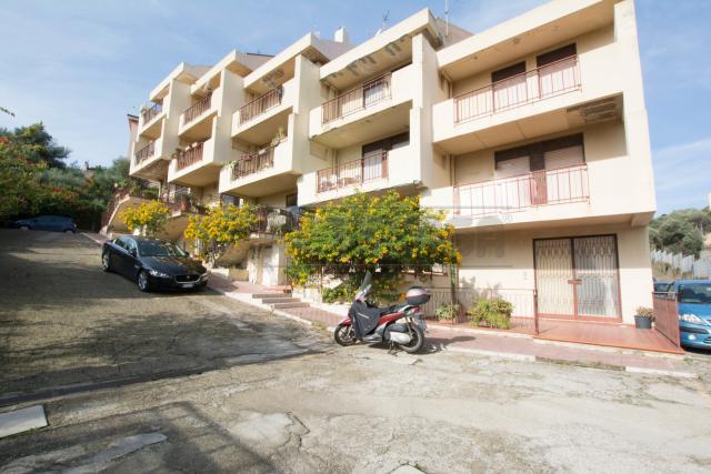 Villa a schiera in Località Serri 45, Messina - Foto 1