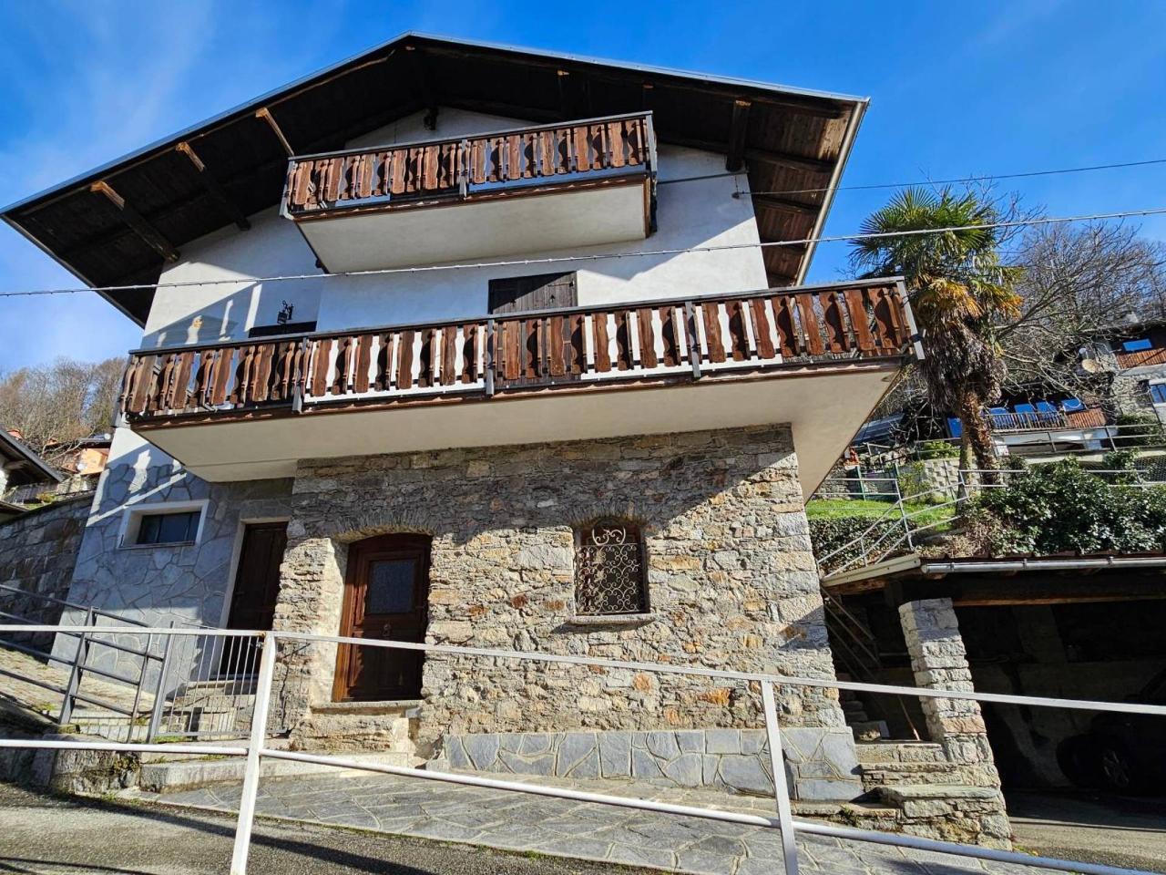 Villa in vendita a Varallo