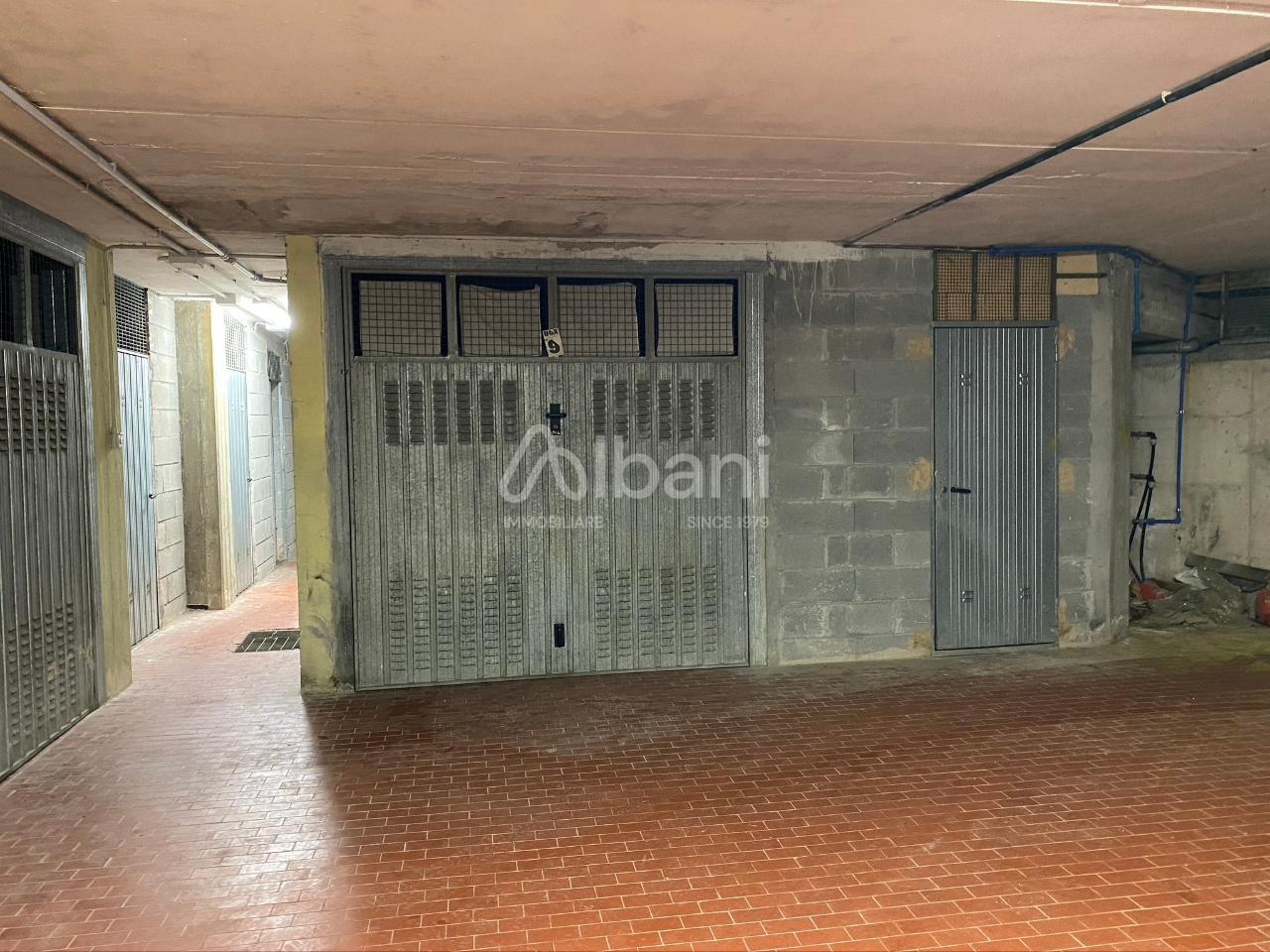Parcheggio chiuso in , Arcola, {3} - Foto 1