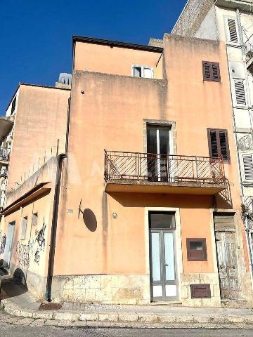 Detached house in Via Aretusa, Ragusa - Photo 1