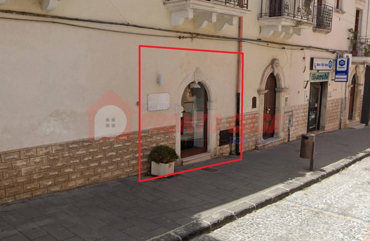 Negozio in Via Giuseppe di Vagno 29, Vico Del Gargano, {3} - Foto 2