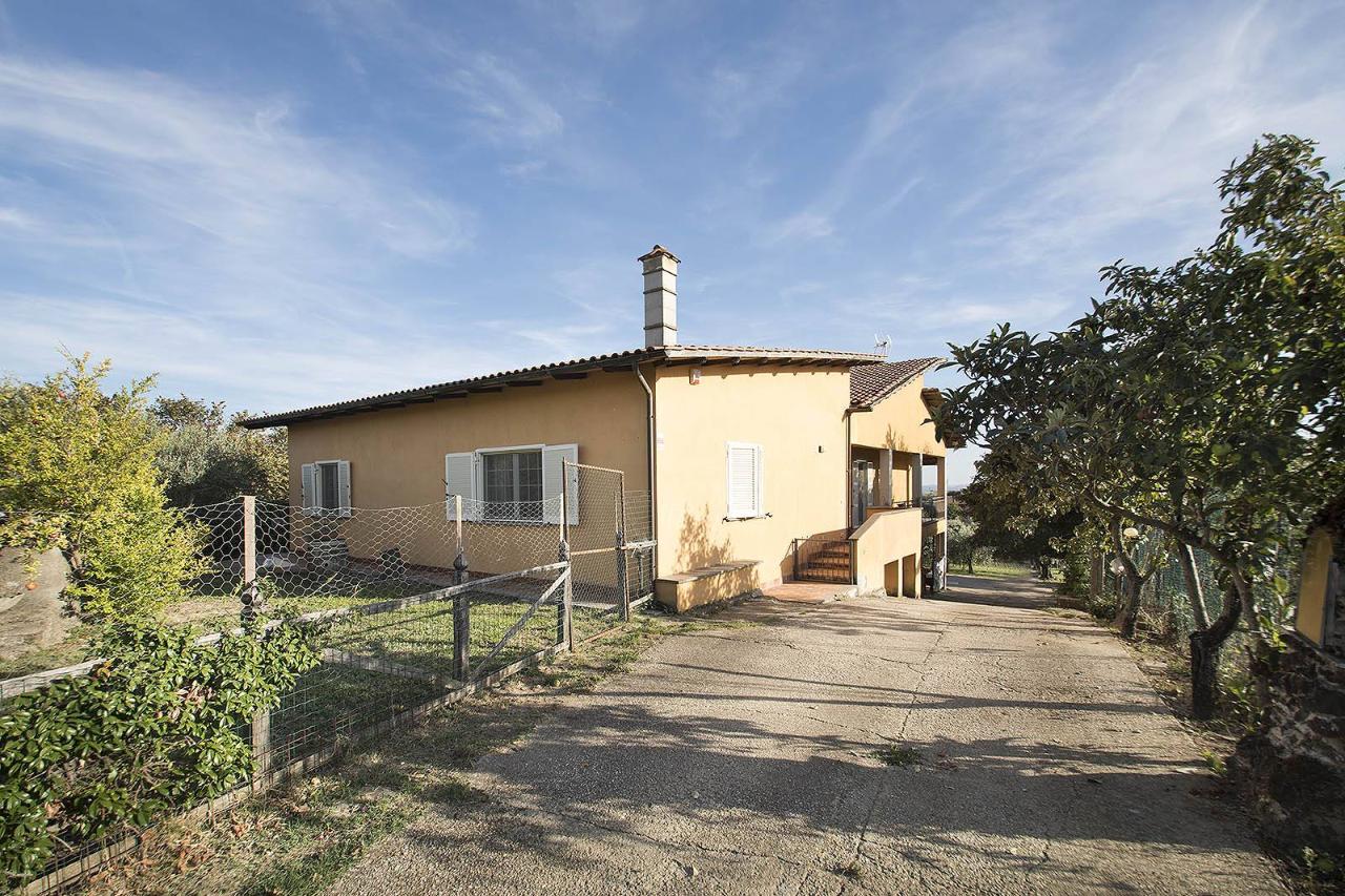 Casa indipendente in vendita a Caprarola