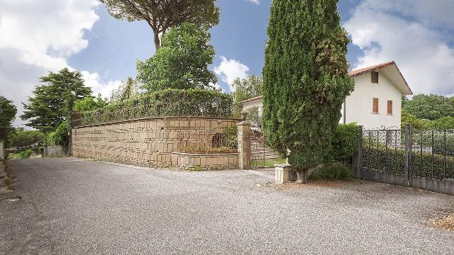 Mansion in {3}, Strada Roncone - Photo 1