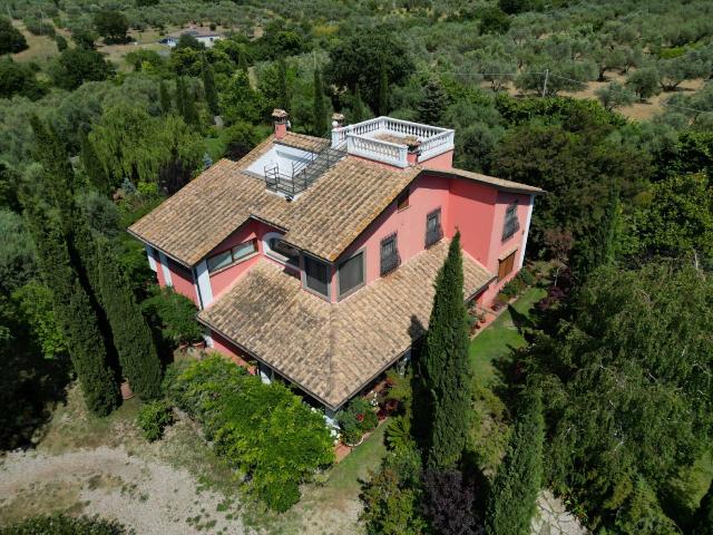 Villa in Strada Gavazzano, Viterbo - Foto 1