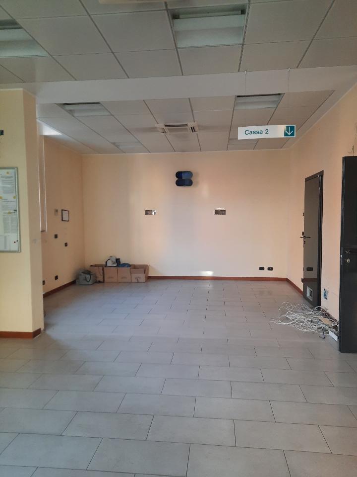 Palazzina commerciale in , Piacenza, {3} - Foto 2